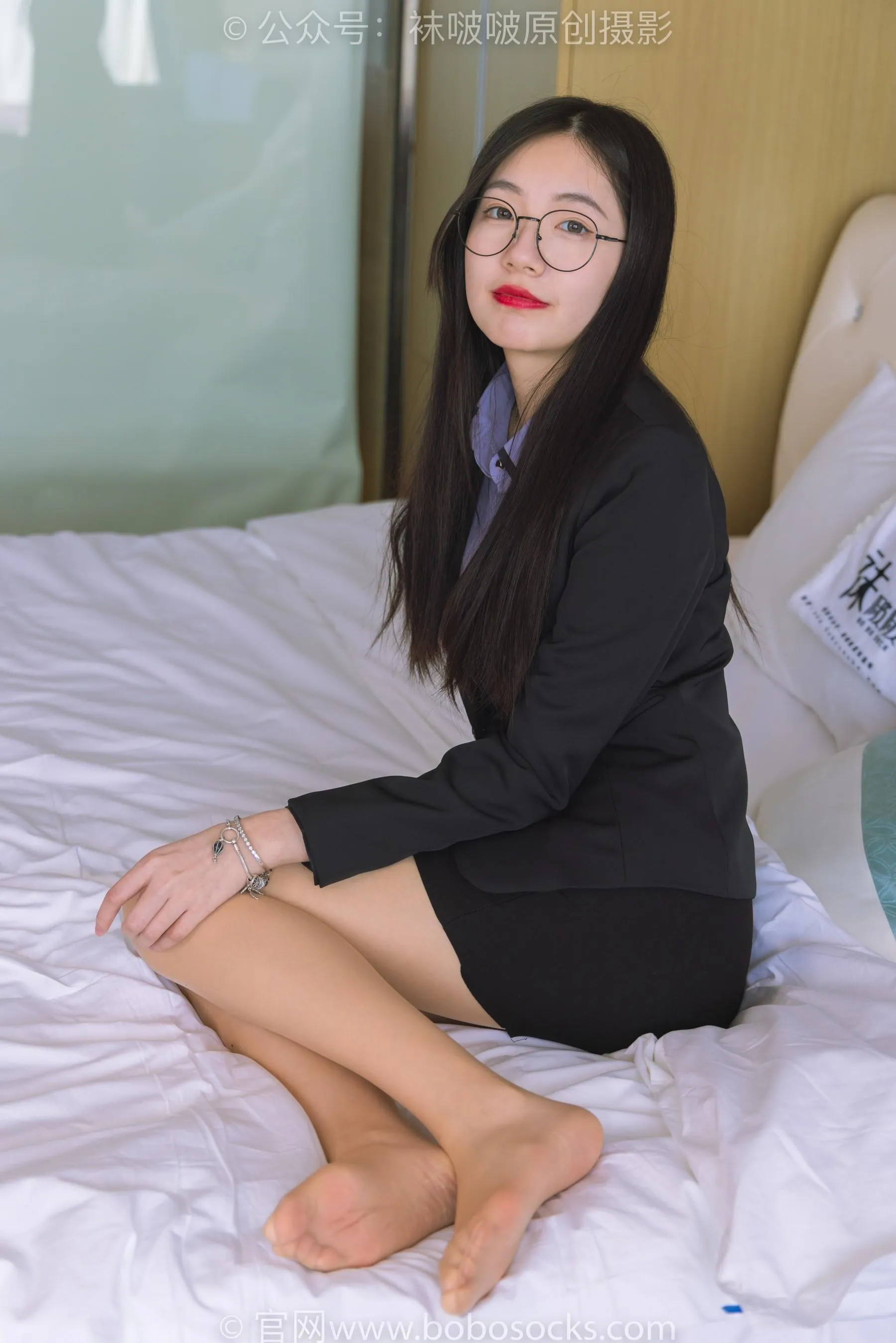 [BoBoSocks袜啵啵]NO.216 小甜豆-两双高跟鞋、肉丝、油亮黑丝 [90P]插图8